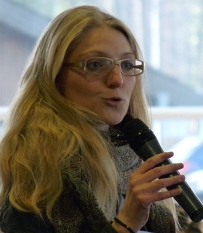 Zenia Stampe, Ritt Bjerregaard, gammel kælling