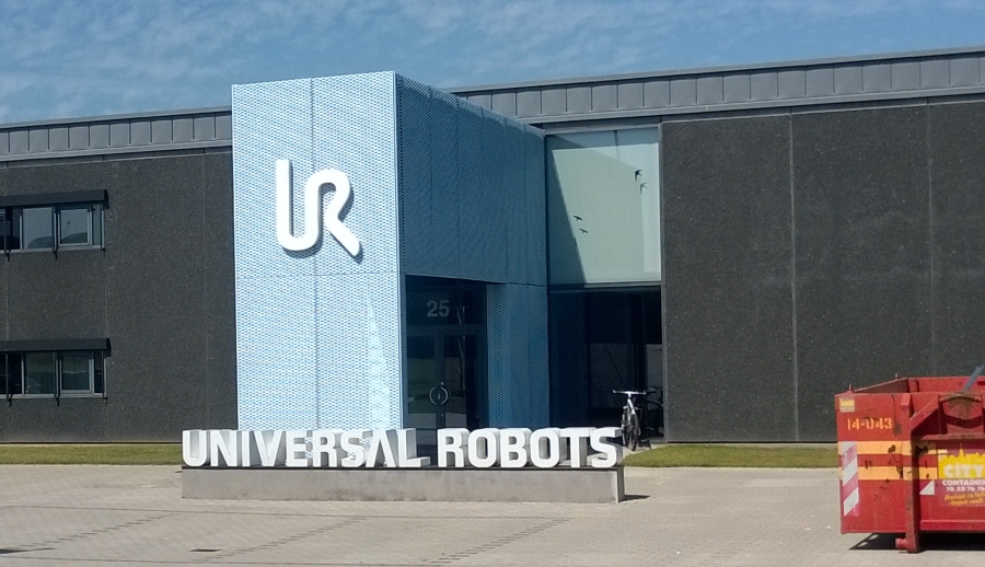 UR Universal Robots